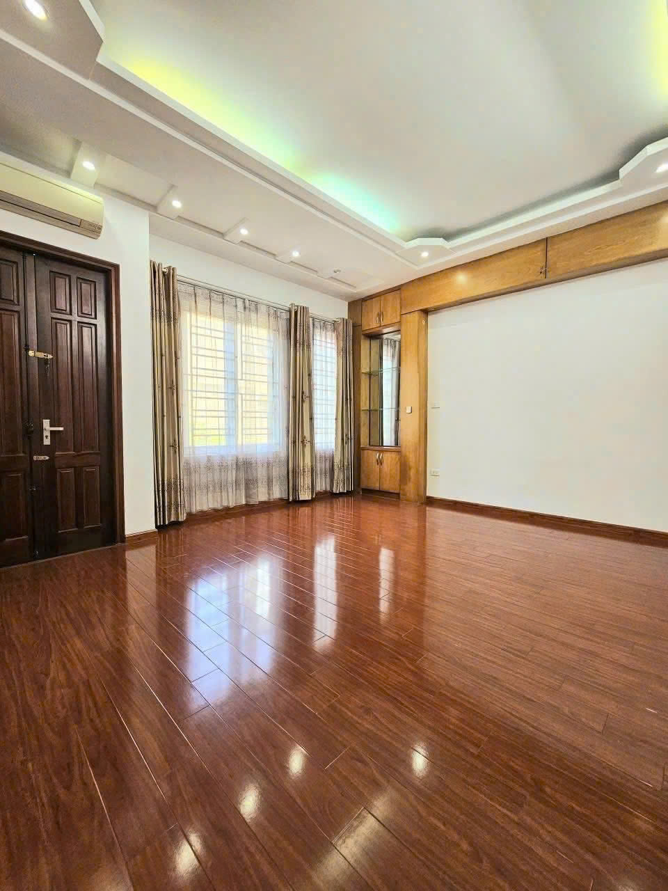 BÁN NHÀ PHÂN LÔ PHẠM TUẤN TÀI, CẦU GIẤY – 58M² x 5T – MT 5M – Ô TÔ TRÁNH – KINH DOANH – GIÁ 32 TỶ