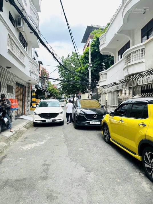 Gấp bán giảm 17 tỷ về 15.9 tỷ, bán nhà 4 tầng 84m2 – Hẻm xe tải khu vip P. 25, ngay ĐH Hutech