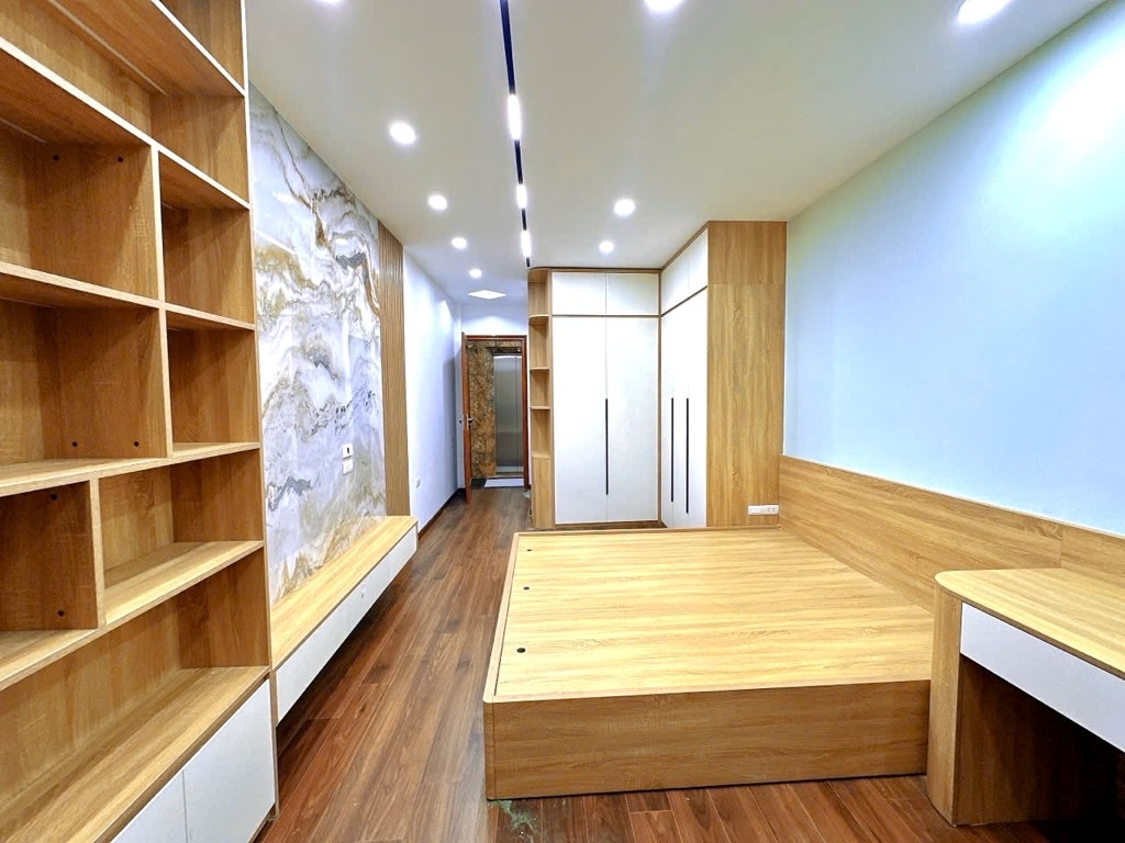 NHÀ ĐẸP FULL NỘI THẤT – 6 TẦNG THANG MÁY – 20M RA Ô TÔ TRÁNH_ 6 TẦNG – 33M2 – 11,9 TỶ.