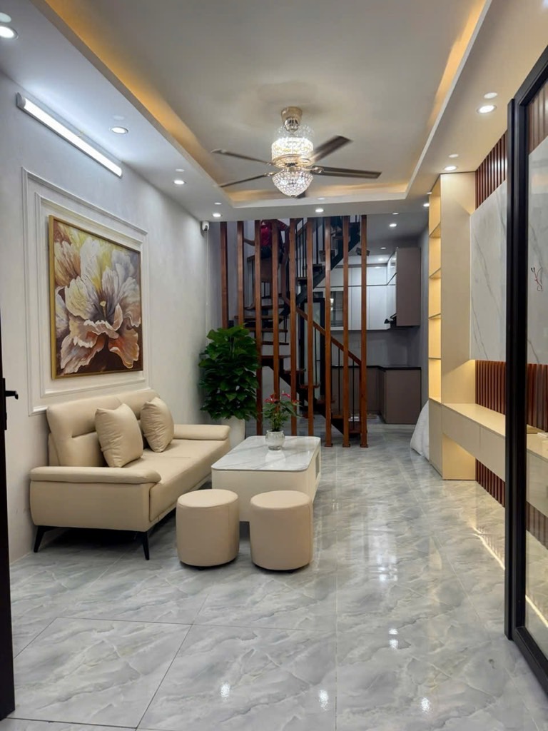 🏡 NHÀ ĐẸP HAI BÀ TRƯNG – 6,35 TỶ – Ở NGAY – NGÕ NÔNG RỘNG