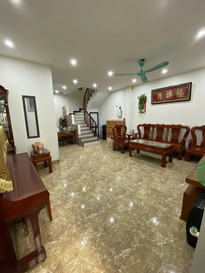 BÁN NHÀ RIÊNG Gia Quất 52.7m2 X 4 tầng MT8m, 9.15 Tỷ Long Biên Hà Nội.