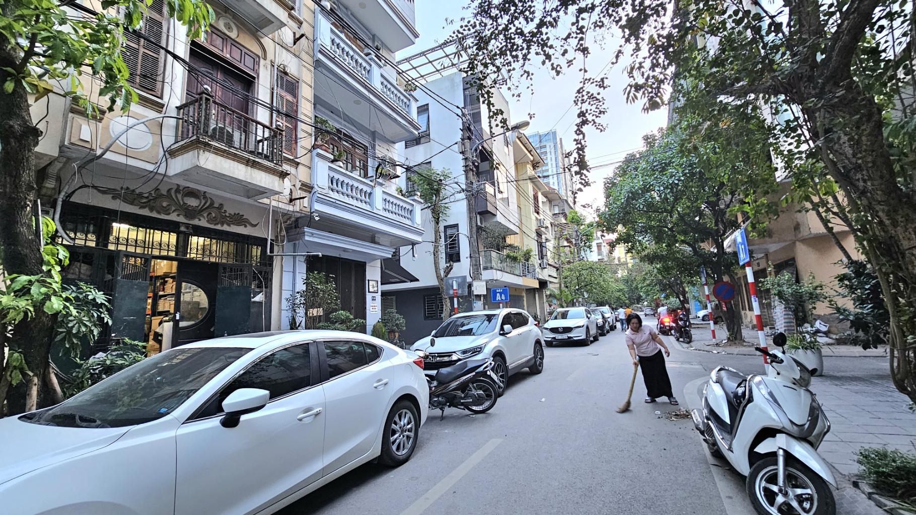 HAI BÀ TRƯNG 25tỷ 55m HAI MẶT TIỀN VỈA HÈ XE MÁY KINH DOANH,SANG NƯỚC NGOÀI ĐỊNH CƯ
