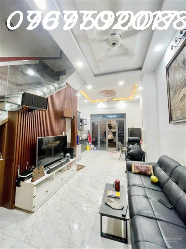 Nhà mới 3 tầng ở ngay Tân Sơn Nhì HXH – 4.4m x 14m chỉ 6 ty..