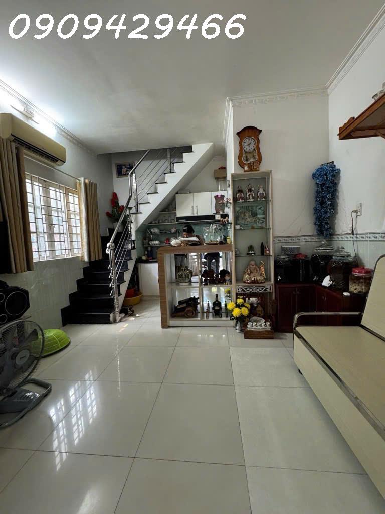 NHÀ QUẬN 7- MẶT TIỀN HẺM XE HƠI – CHỈ 2,99 TỶ – KINH DOANH MUA BÁN TỐT- 3 TẦNG KIÊN CỐ.