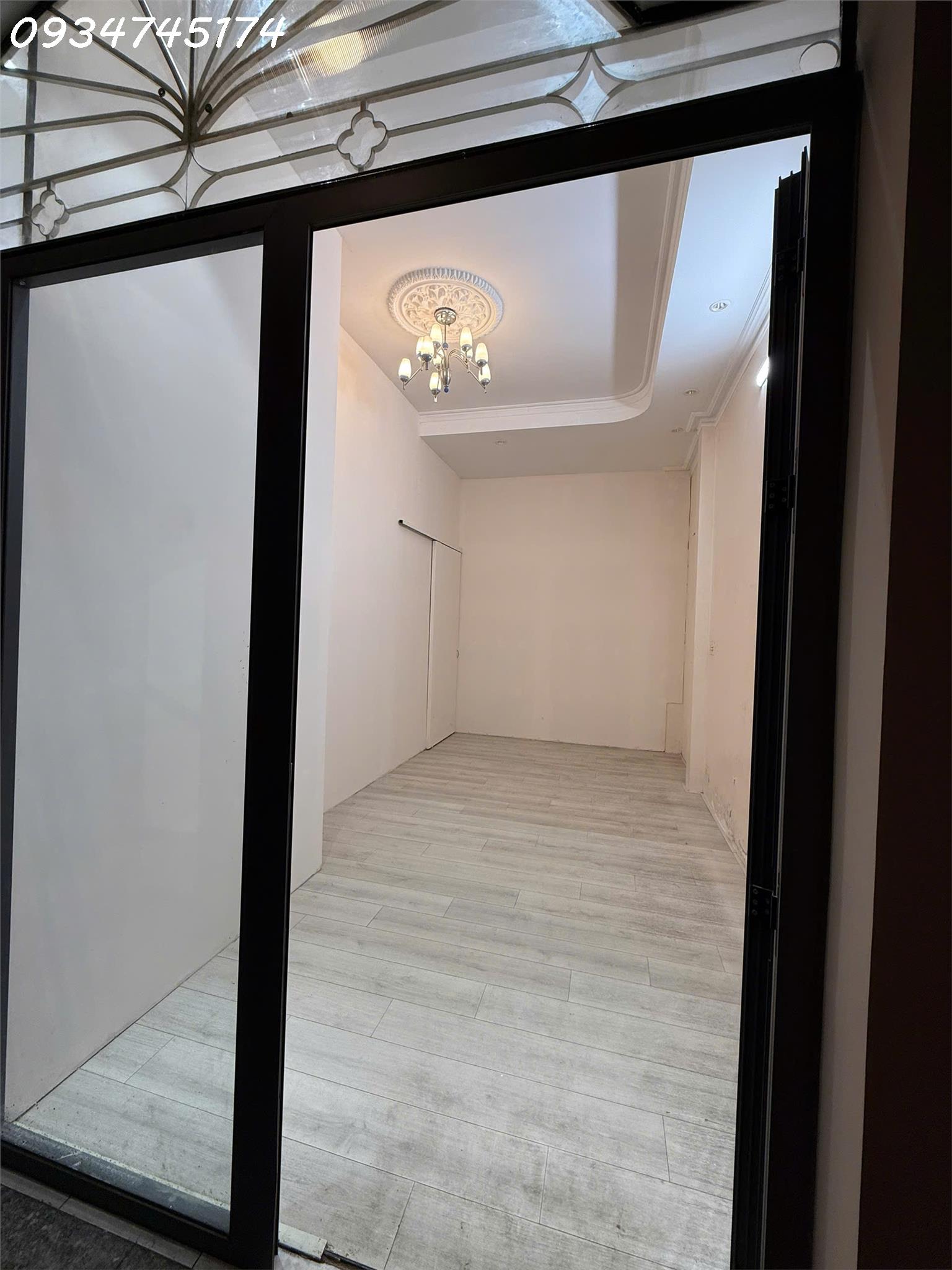 Cho thuê mặt bằng hẻm 2 xe hơi tránh nhau được đường Lê Văn Sỹ , Quận Phú Nhuận