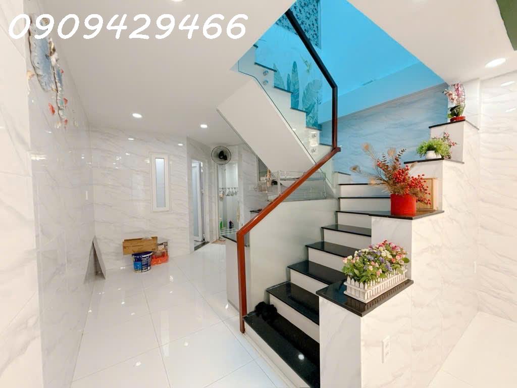 NHÀ TRUNG TÂM QUẬN 7- HẺM XE HƠI THÔNG 5M – GẦN ĐẠI HỌC MAKETING – 2 TẦNG VÔ Ở NGAY – DT 45M2– THIẾT KẾ ĐỘC ĐÁO-