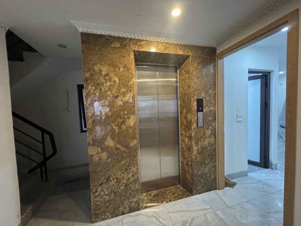 chung cư mini Việt Hưng, 119m x 6 tầng, mặt tiền 5.5m, nở hậu, 19 phòng khép kín, dòng tiền 90tr/tháng
