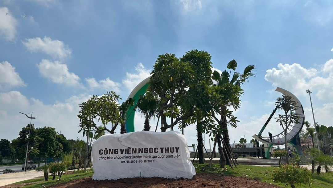 HIẾM!!! Bán Đất Phân Lô Ngọc Thụy, Đường 5m, Ôtô Tránh Nhau, MT4,5M, 85m2, Gía 15,8 Tỷ.
