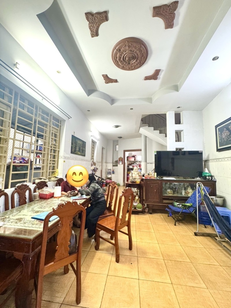 Bán nhà Phường Thủ Đức, đường Hồ Văn Tư, 110m2, 3 tầng, 4PN, sổ hồng, giá 5.7 tỷ. LH: 0933125879