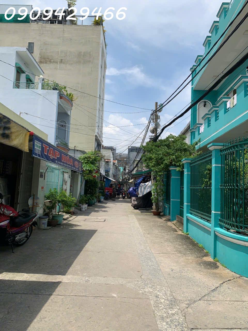 NHÀ QUẬN 7- MẶT TIỀN HẺM XE HƠI – CHỈ 2,99 TỶ – KINH DOANH MUA BÁN TỐT- 3 TẦNG KIÊN CỐ.