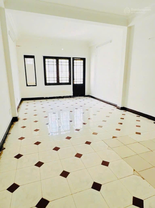 Gấp bán giảm 17 tỷ về 15.9 tỷ, bán nhà 4 tầng 84m2 – Hẻm xe tải khu vip P. 25, ngay ĐH Hutech