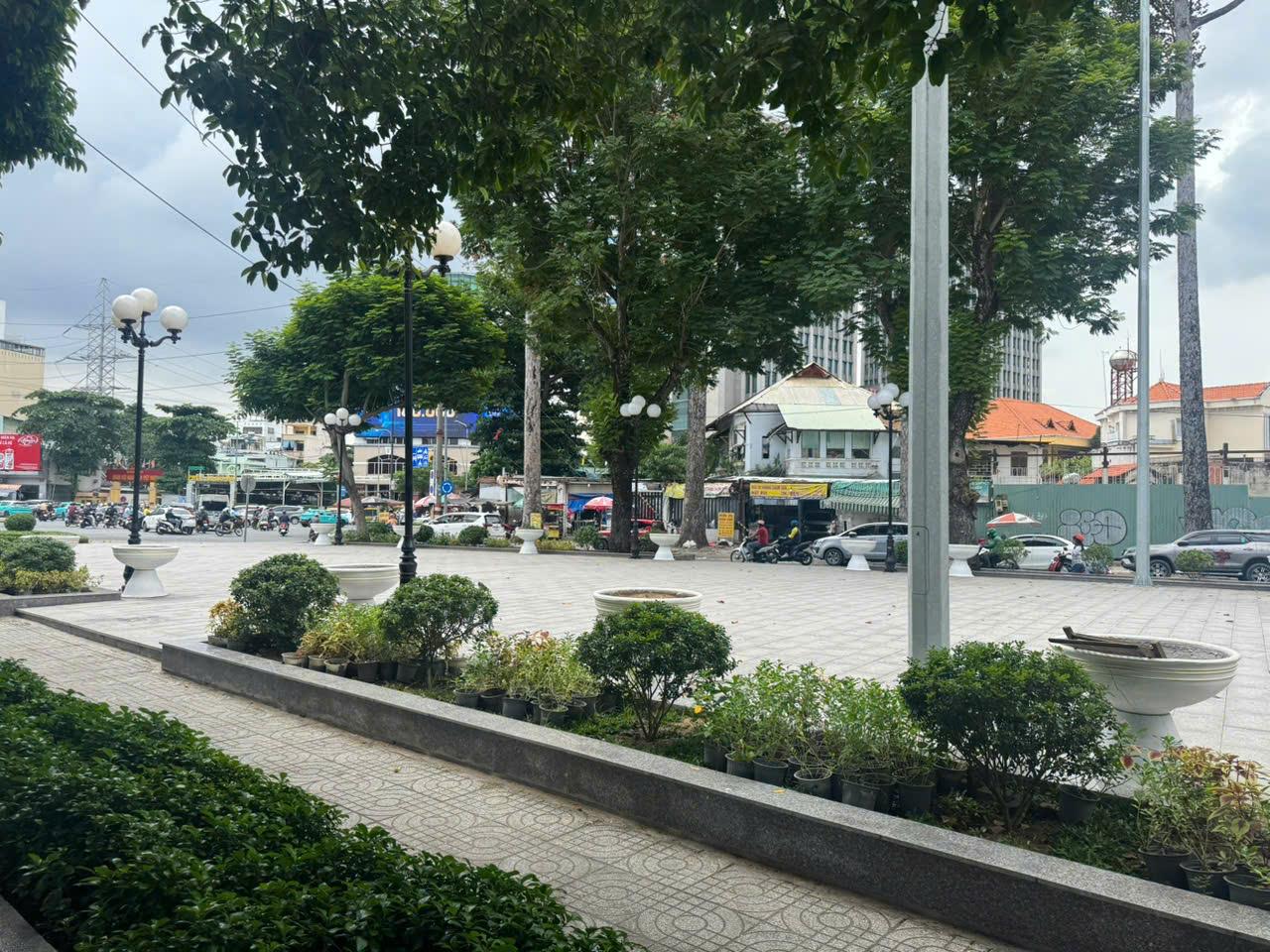 **Bán đất góc 3 mặt tiền** Trần Phú, phường 4, quận 5; 40 x 50; siêu vị trí