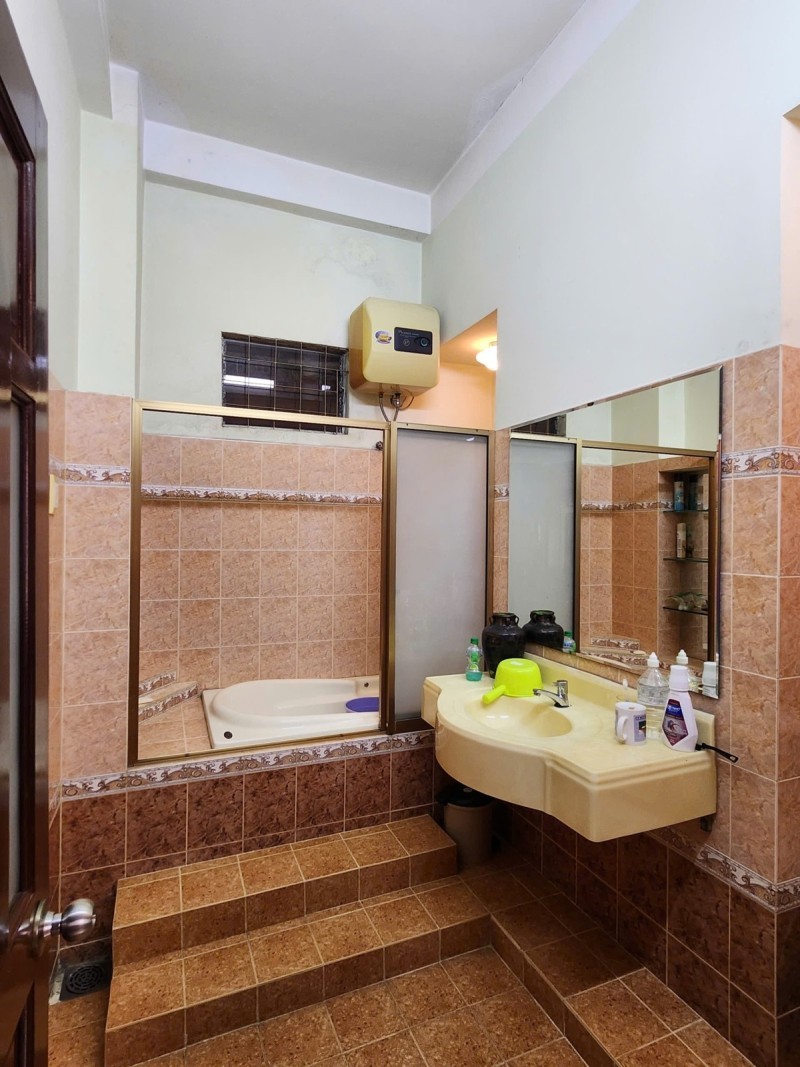 Bán nhà Đường Lũy Bán Bích – 85m2 (4.5 x 18.5)m – 4 Tầng – Hẻm xe tải 8m