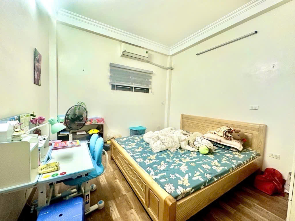 BÁN NHÀ CỔ LINH THẠCH BÀN LONG BIÊN – 39M² – 4 TẦNG – NGÕ Ô TÔ – 4 PHÒNG NGỦ – 7,8 TỶ – SỔ ĐỎ CHÍNH CHỦ