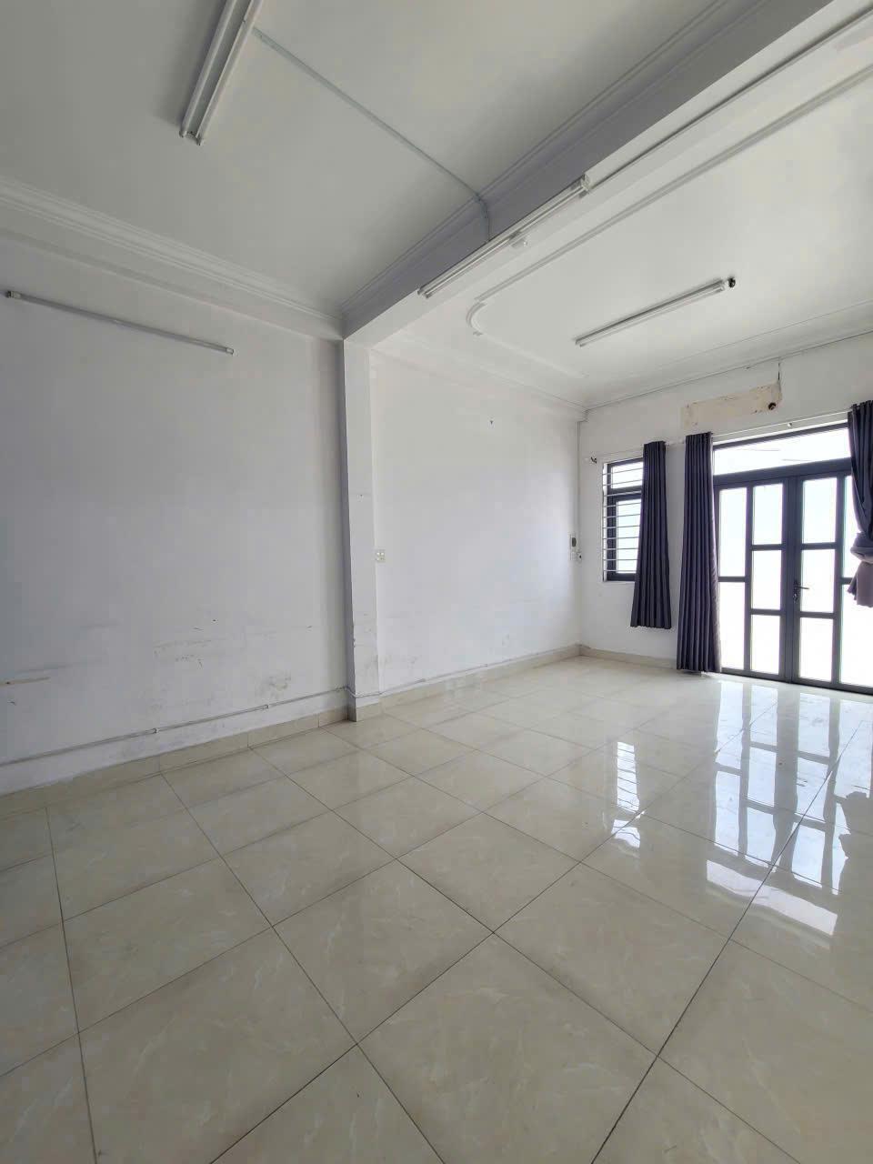 **Bán nhà đường Hoàng Văn Thụ* p4, Tân Bình (4 x 17) chỉ 7,2 tỷ