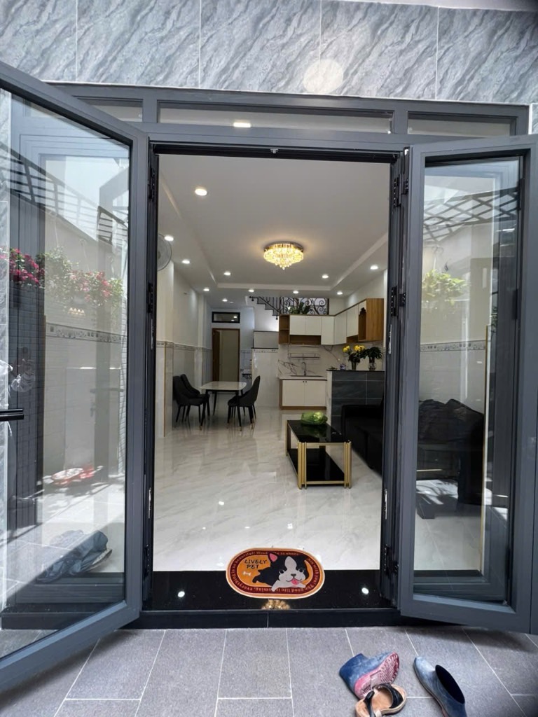 Bán nhà mới đẹp vào ở ngay đường Trường Chinh 2T 63m2 gần nhà ga T3