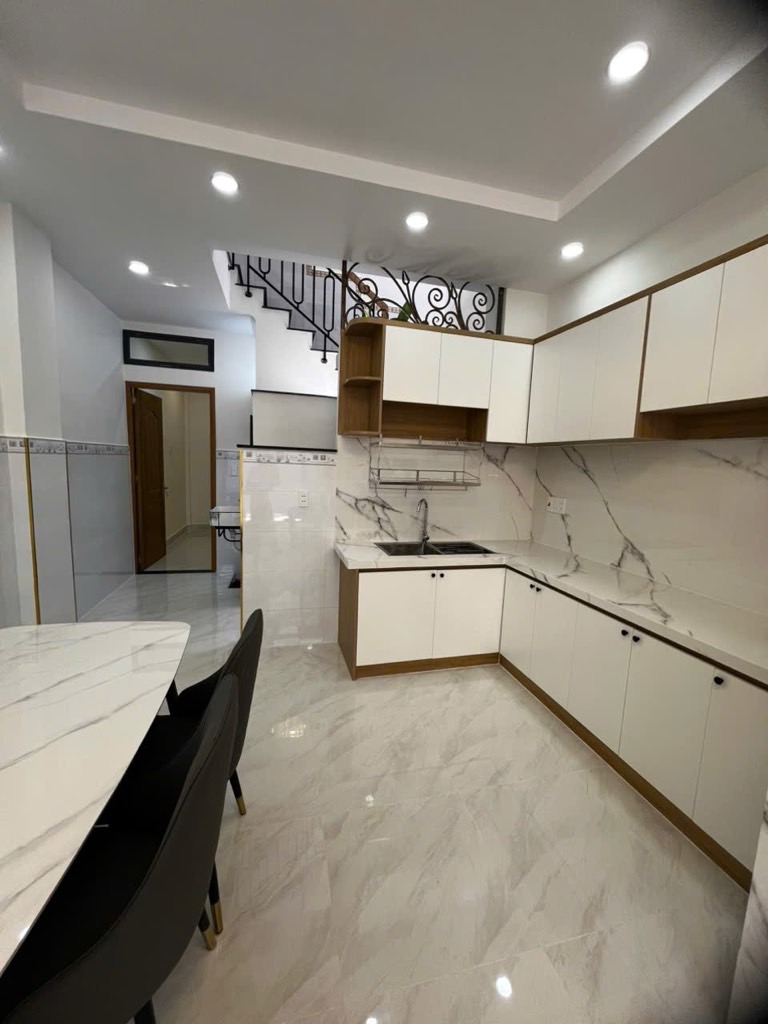 Bán nhà mới đẹp vào ở ngay đường Trường Chinh 2T 63m2 gần nhà ga T3