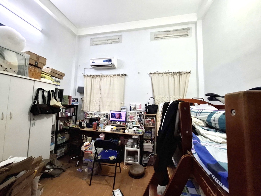 Nhỉnh 4 tỷ mua được nhà 4T, ngang 4.2 gần Hoàng Hoa Thám, nhà ga T3 sân bay