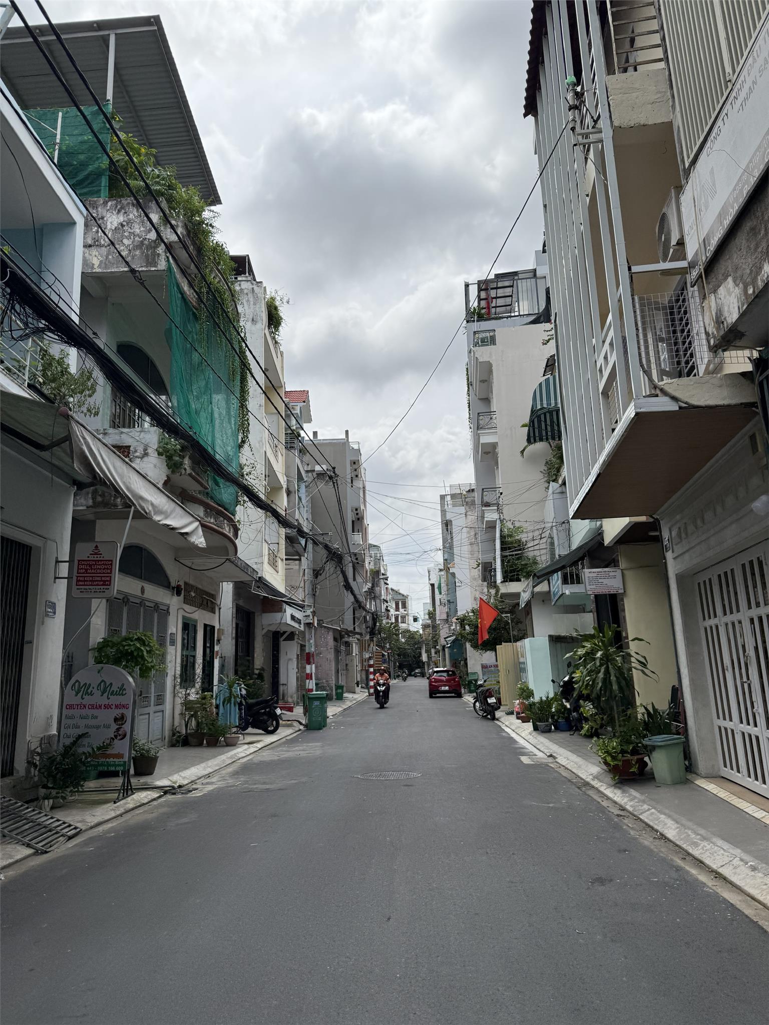 **Bán nhà hẻm 125 Hoàng Hoa Thám, phường 13 Tân Bình (5*20) 10PN