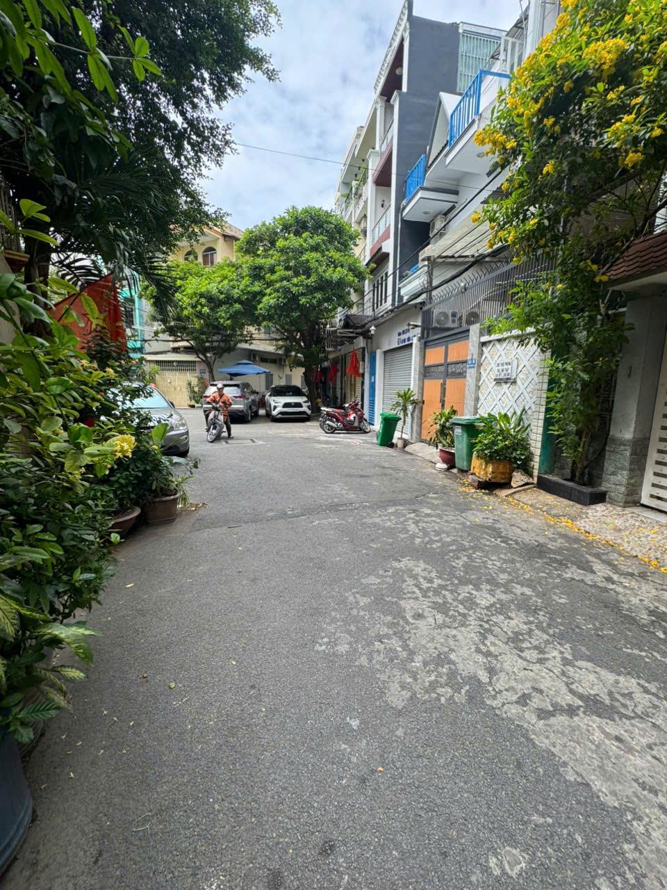 **Bán nhà hẻm 23 Đồng Xoài, phường 13 Tân Bình (9*16) 2 lầu; 15 tỷ