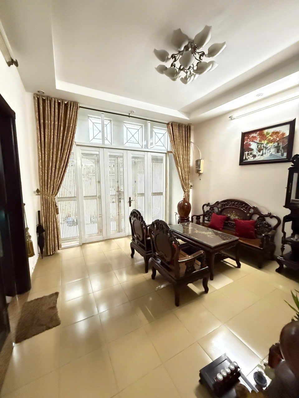 **Bán nhà 7/3 Trung Lang, phường 12, Tân Bình (4,5×10) 5PN, hơn 6 tỷ?