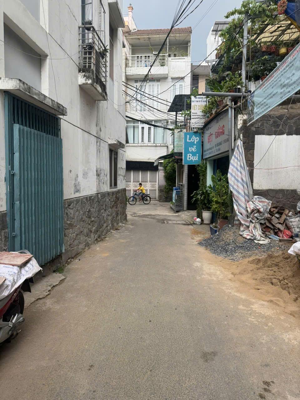 **Bán nhà hẻm khu Bàu Cát** phường 12 Tân Bình; (5,3*33) chỉ 12,4 tỷ