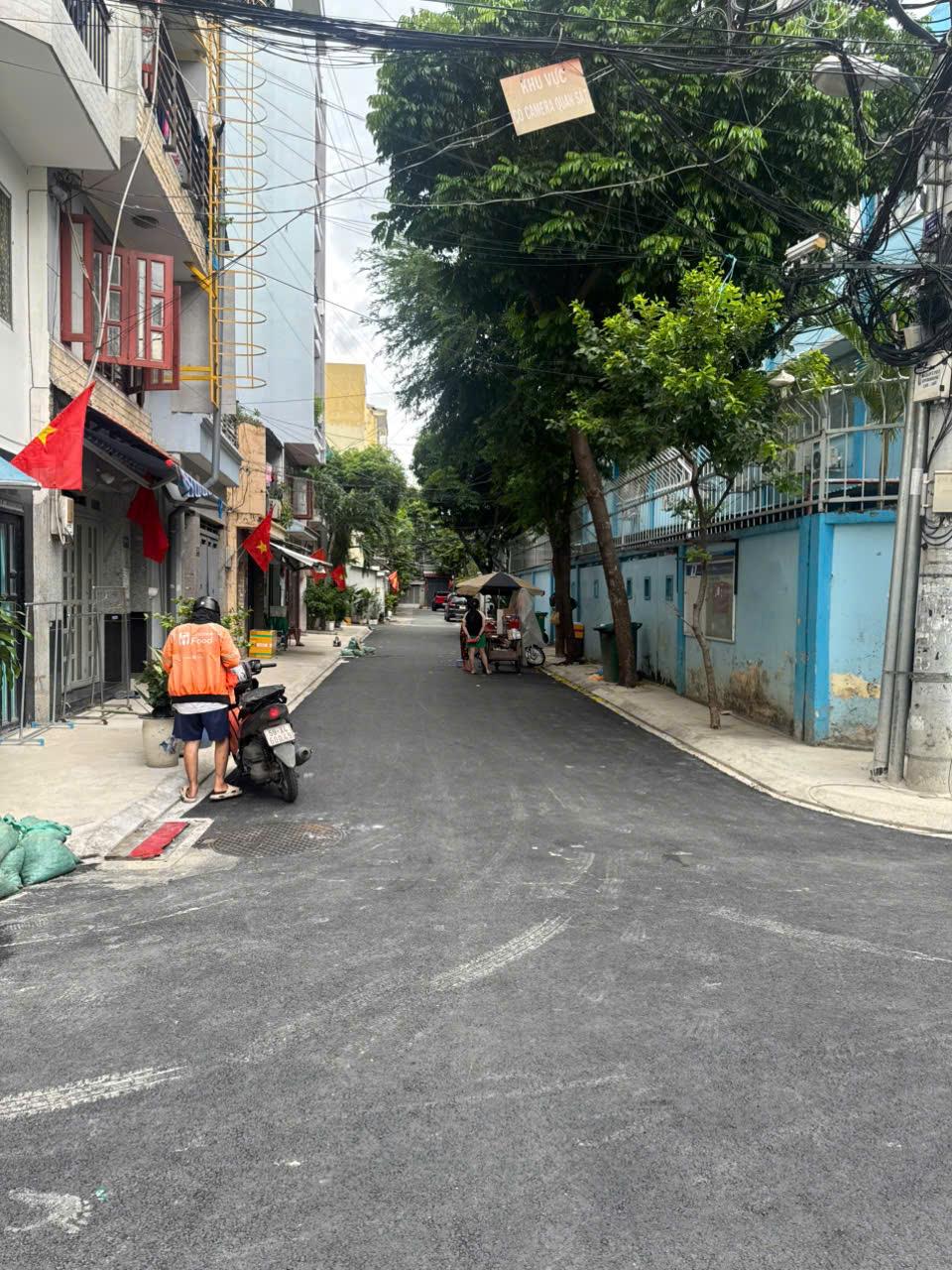 **Bán nhà hxh Cộng Hòa** p13 Tân Bình; 4,5 x25, 100m2 hơn 13 tỷ
