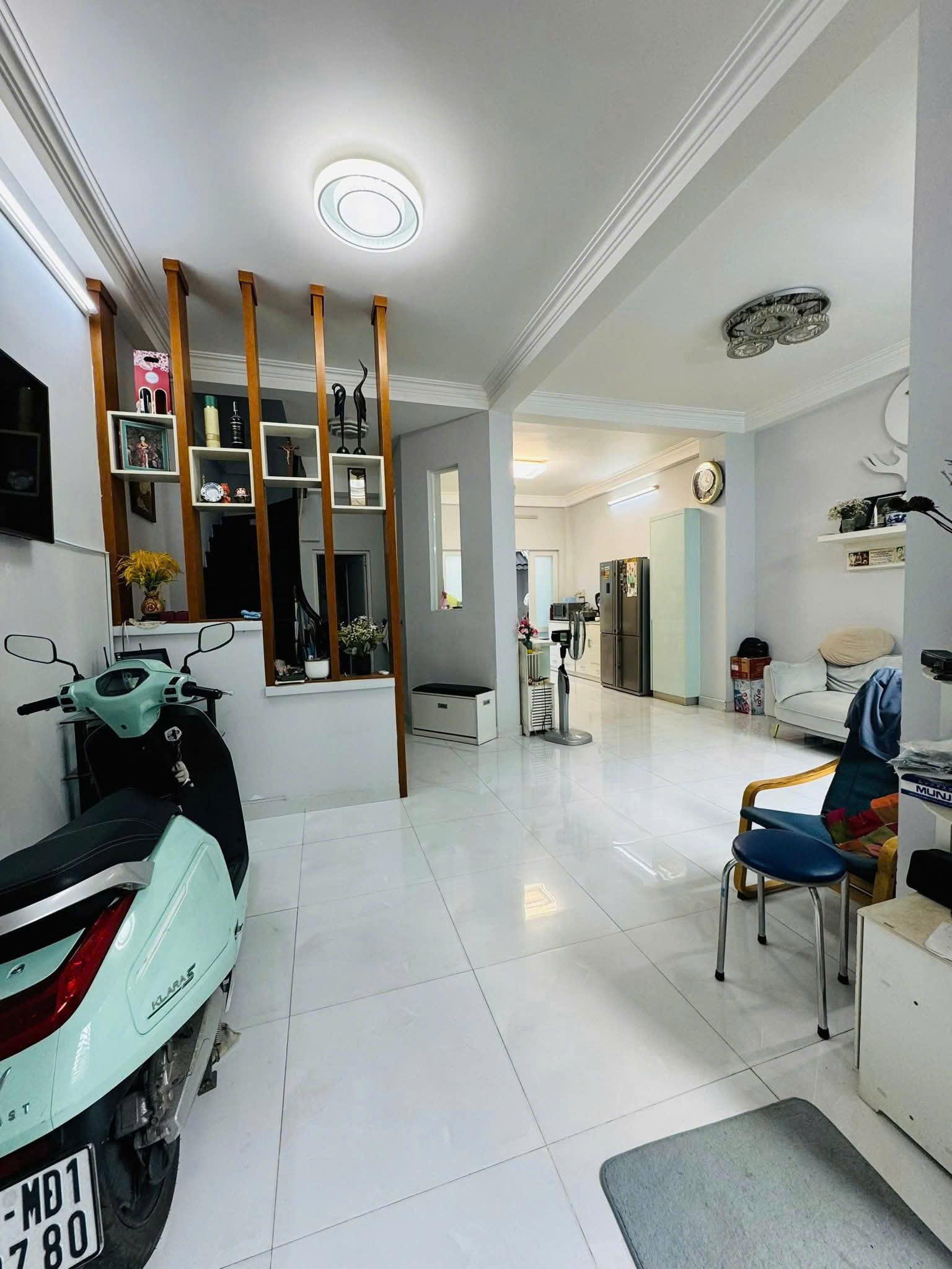 Bán nhà HXH Phan Sào Nam, phường 11, quận Tân Bình (5*37) 5 tầng