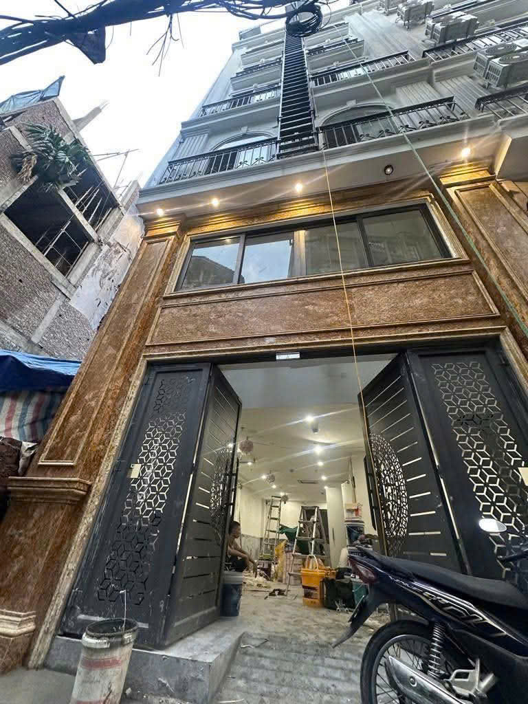 BÁN TÒA CCMN DÒNG TIỀN MINH KHAI, HBT – 59m² – 7 TẦNG,THANG MÁY. 15 P FULL – DT 85 TRIỆU/TH