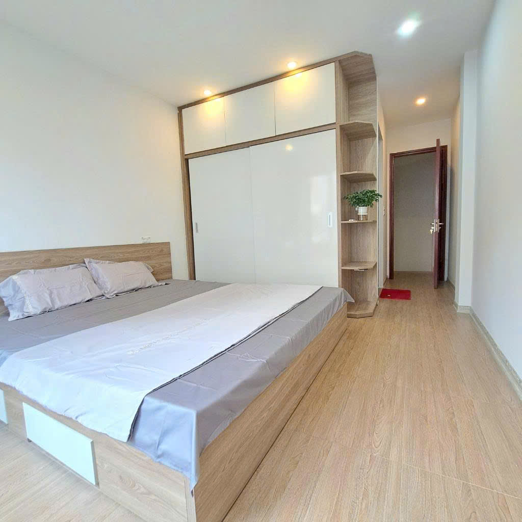 BÁN NHÀ PHỐ TRẠM LONG BIÊN – 50M² – 6 TẦNG – GARA Ô TÔ – ĐƯỜNG THÔNG – LÔ GÓC – NHỈNH 12 TỶ