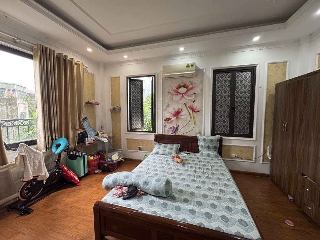 BÁN NHÀ THẠCH BÀN LONG BIÊN – 40M² – 5 TẦNG – LÔ GÓC – ĐƯỜNG Ô TÔ – 7,6 TỶ – SỔ ĐỎ CHÍNH CHỦ