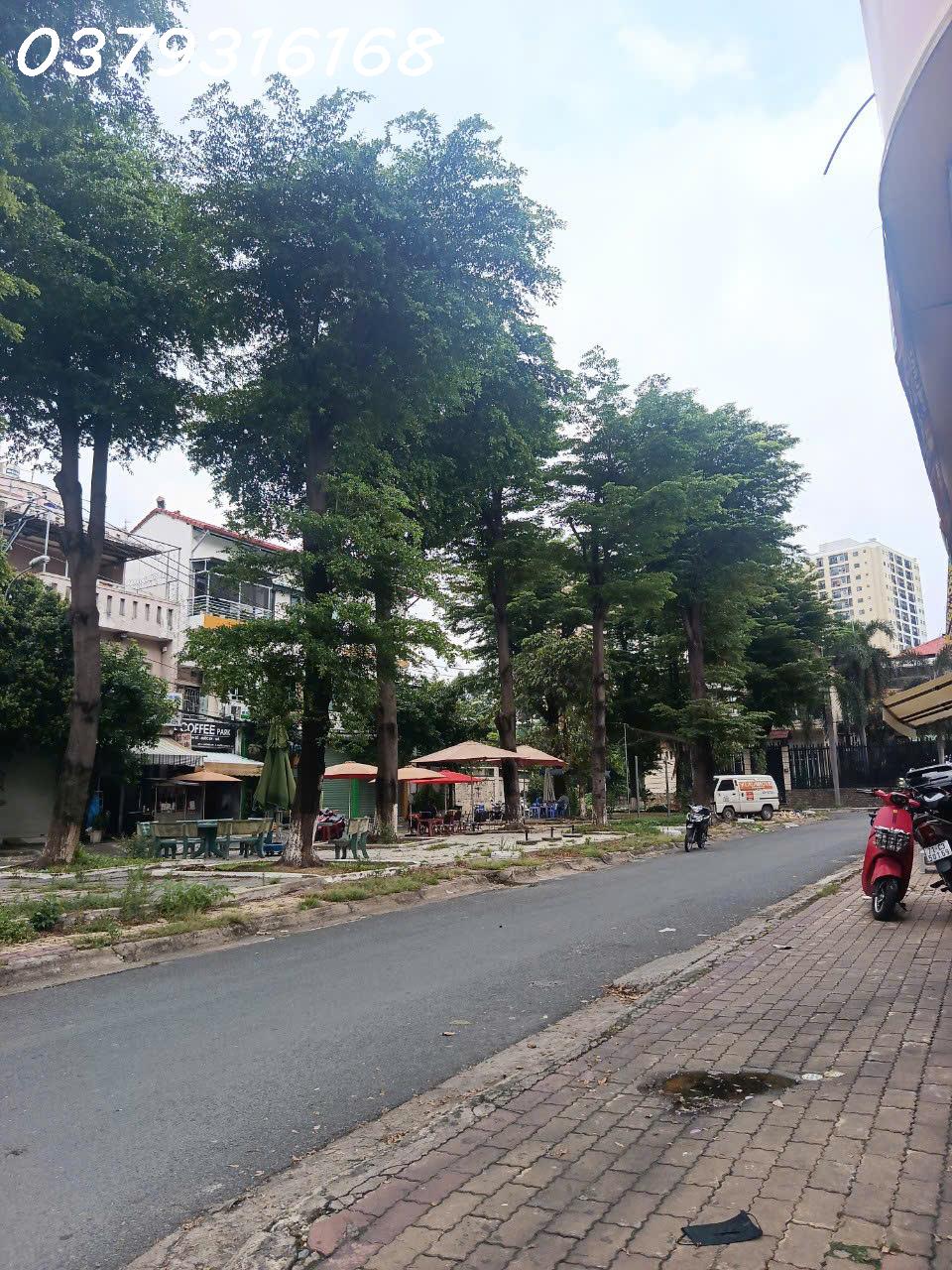 TÌM CHỦ NHÂN MỚI cho biệt thự 140m2 mặt tiền đường số 672, P.Phước Long B, Q9