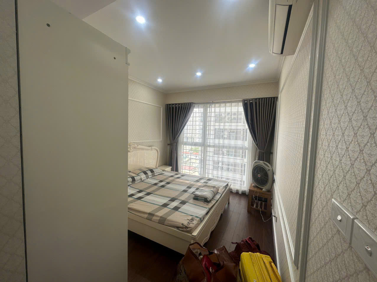 Cho thuê căn hộ chung cư Tầng 11 Nguyễn Trãi, 75m2, 2 ngủ, 2 vệ sinh, 15 Triệu