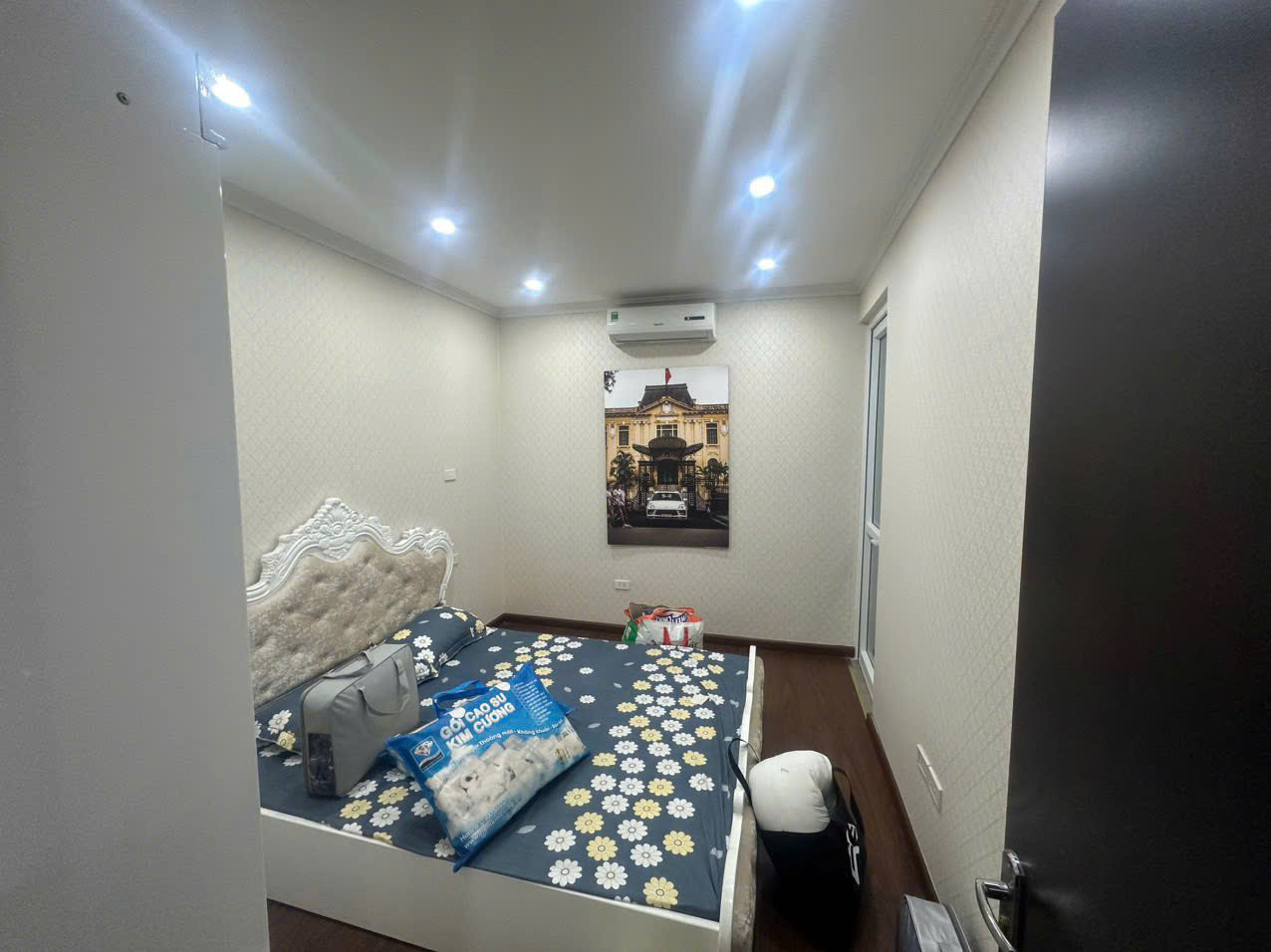 Cho thuê căn hộ chung cư Tầng 11 Nguyễn Trãi, 75m2, 2 ngủ, 2 vệ sinh, 15 Triệu