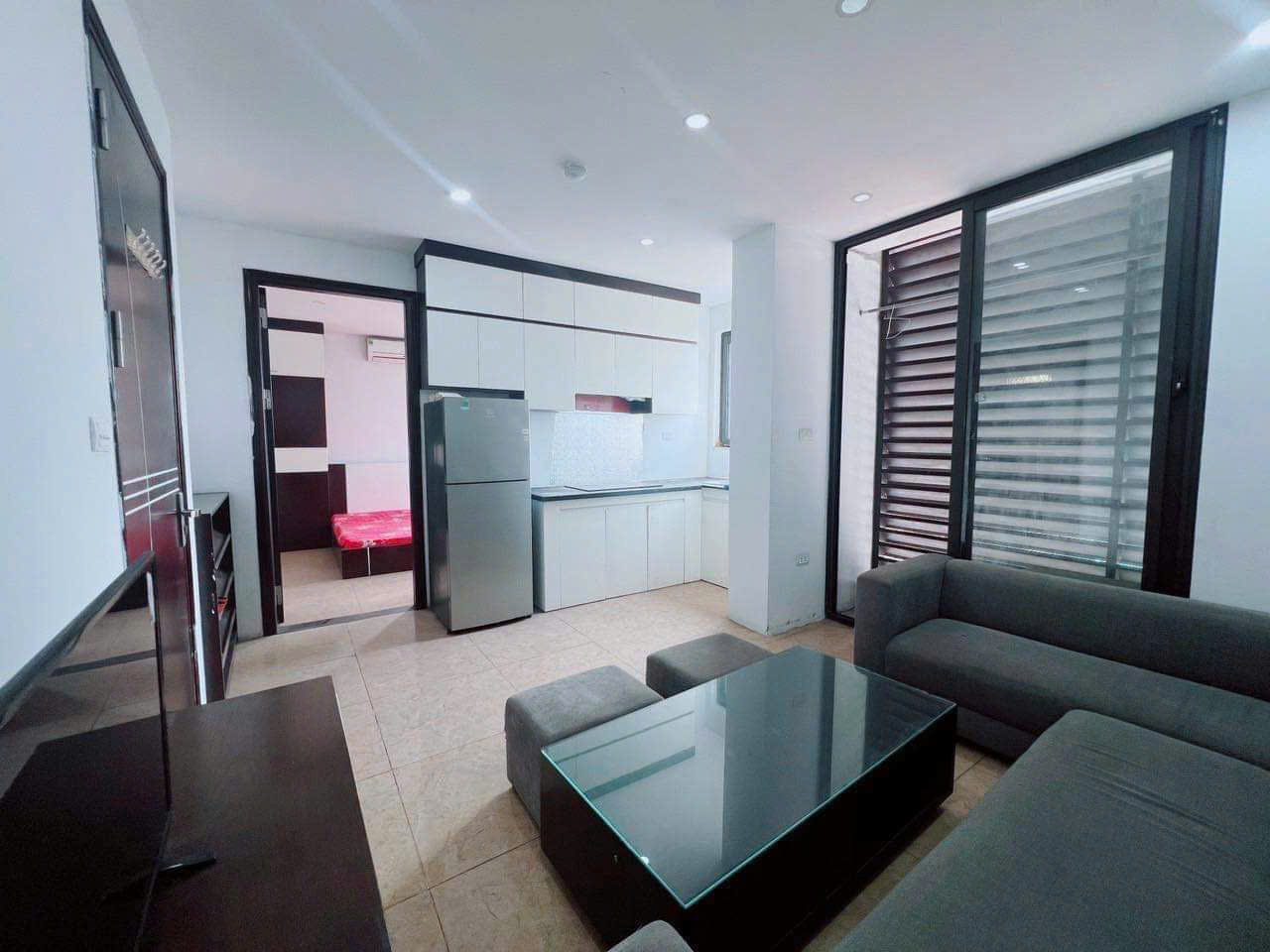 Cho thuê nhà ngõ ô tô Văn Cao, 39m2, 3 tầng, 4 ngủ, 2 vệ sinh, 14 triệu