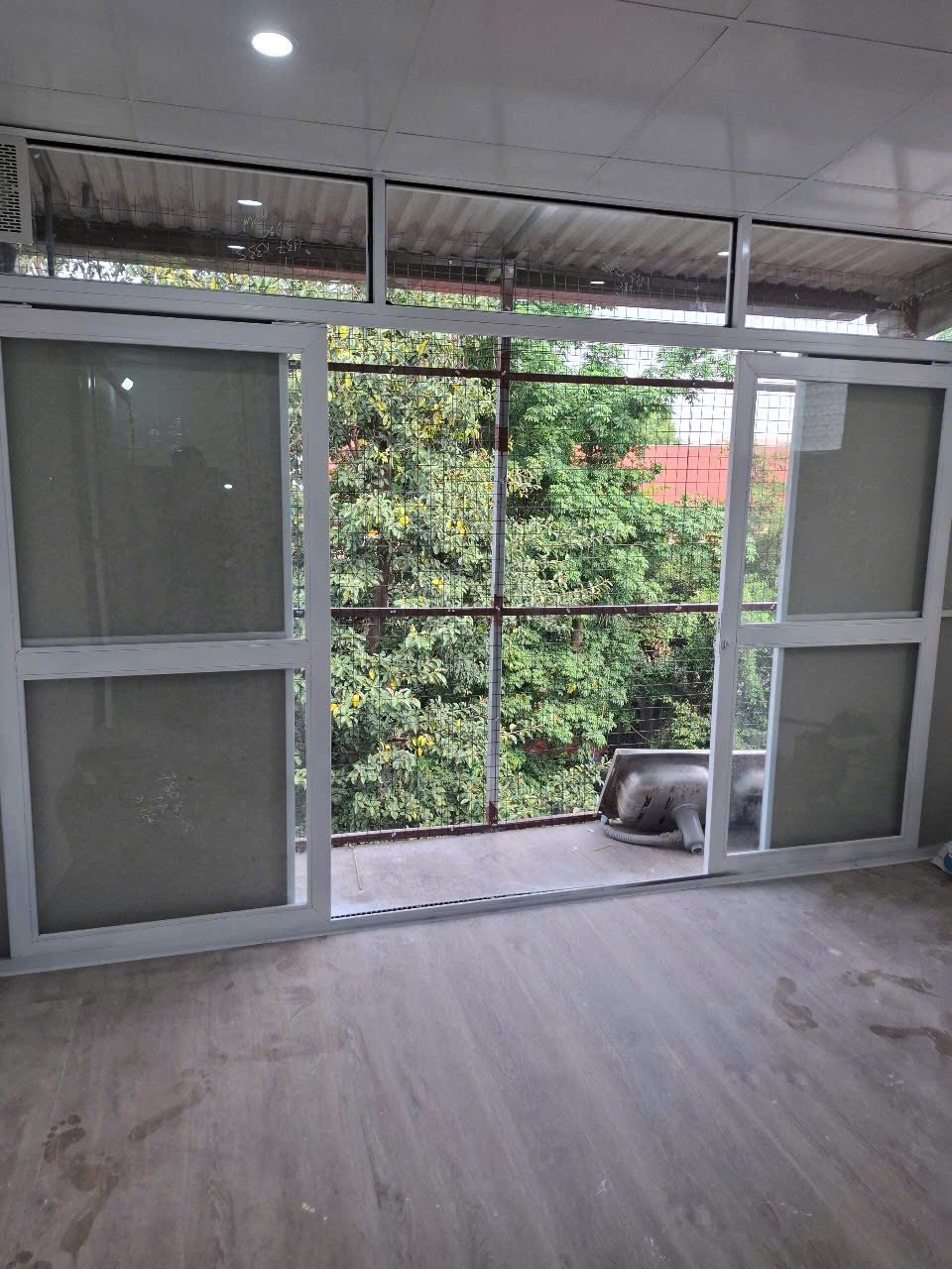 Cho thuê Tập thể tầng 4 Nam Đồng, 110m2, 4 ngủ, 2 vệ sinh, 10 triệu vào ngay
