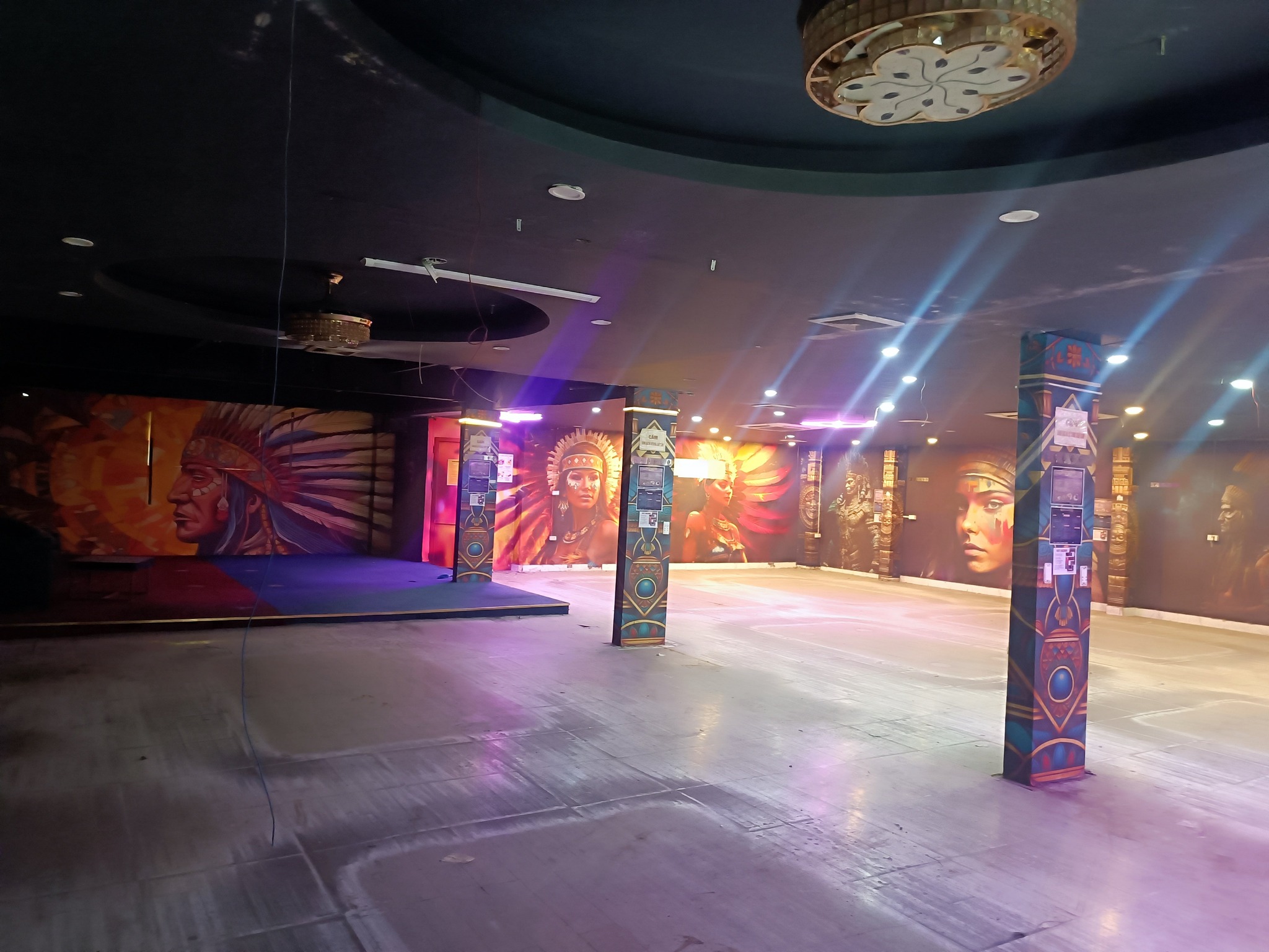 Cho thuê nhà ngõ ô tô Tô Hiệu KD Game, Bia, Studio, ..280m2 x 2 tầng