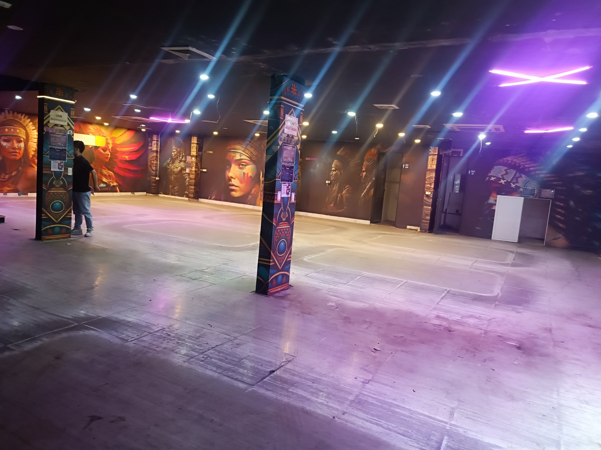 Cho thuê nhà ngõ ô tô Tô Hiệu KD Game, Bia, Studio, ..280m2 x 2 tầng