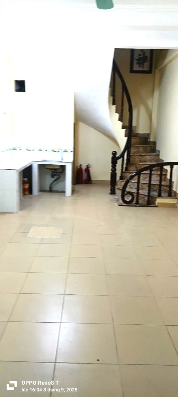 Cho thuê nhà ngõ 48 Trịnh Đình Cửu, 35m2 x 5 tầng x 3 ngủ, 4 WC, 12 Triệu