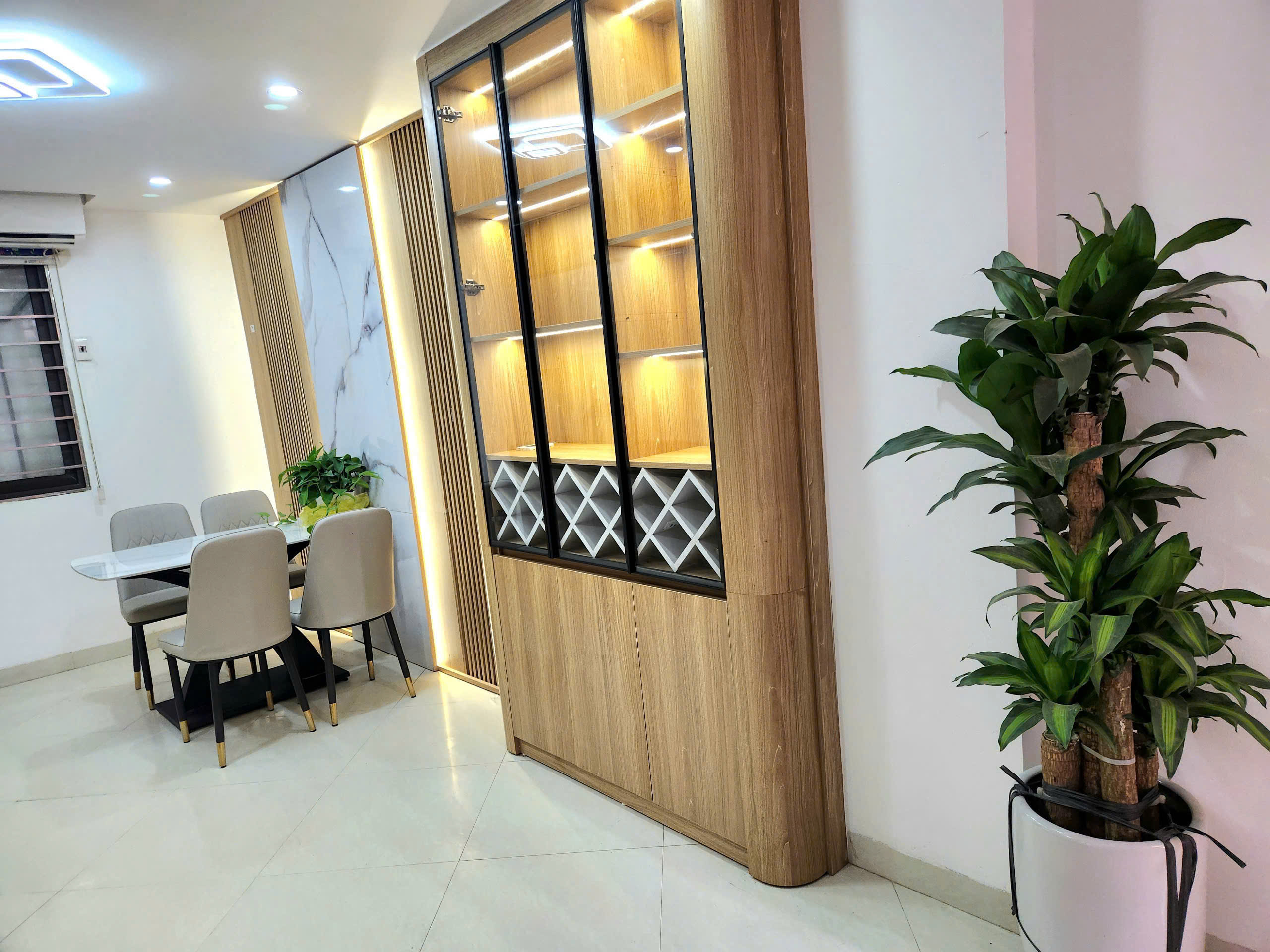 Cho thuê nhà nguyên căn mới kinh kong ngõ 73 Bằng Liệt, 33m2 x 4 tầng, 4 ngủ, 13.5 Triệu