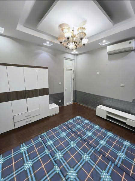 Cho thuê nhà Bùi Xương Trạch, Thanh Xuân, 4 tầng x 30m2, 2 ngủ, 3 WC, 10 Triệu
