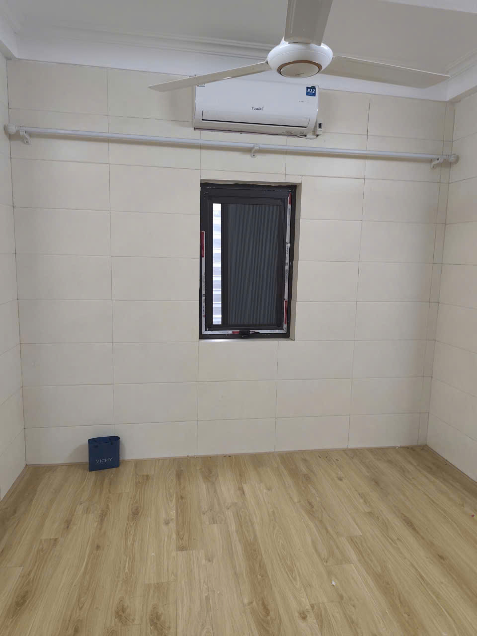 Cho thuê nhà nguyên căn ngõ 67 Cảm Hội, 15m x 5 tầng x 3 ngủ x 3vs 8 triệu có thương lượng