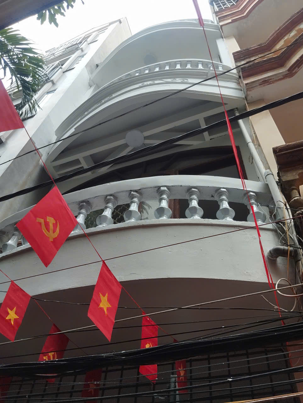 Cho thuê nhà ngõ ô tô Phố Điện Biên Phủ, 4 tầng 35m2, 3 ngủ, 3 vệ sinh KD Vp kết hợp ở