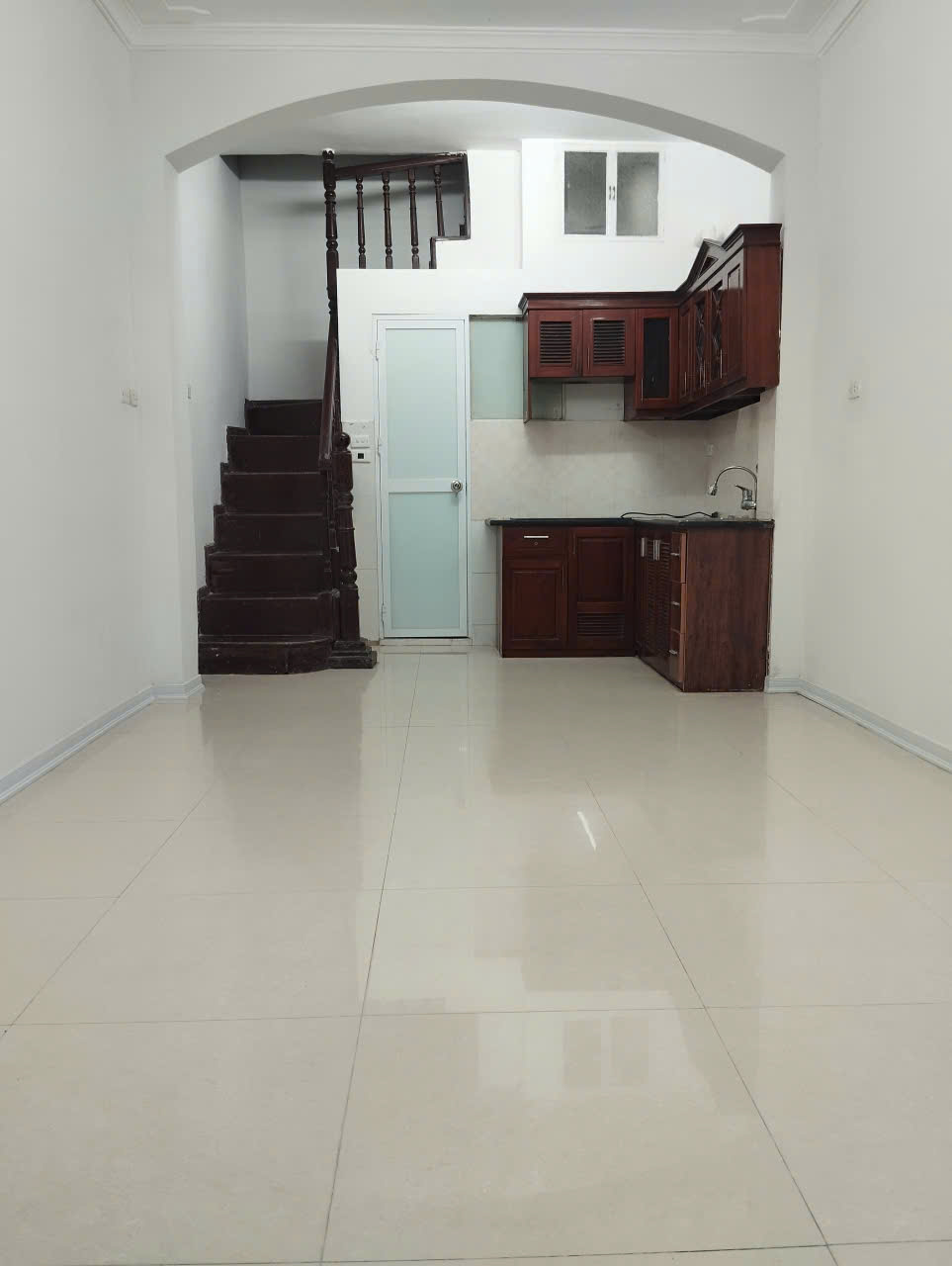Cho thuê nhà ngõ ô tô Phố Điện Biên Phủ, 4 tầng 35m2, 3 ngủ, 3 vệ sinh KD Vp kết hợp ở