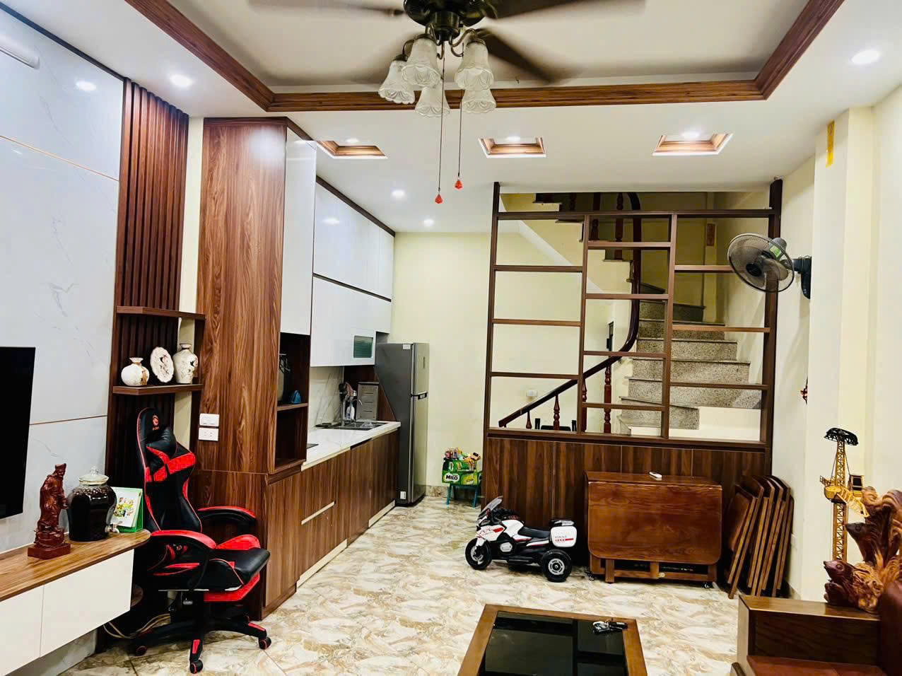 Cho thuê nhà nguyên căn ngõ 86 Đông Thiên, 38m2 x 5 tầng, 3 ngủ khép kín, 15 Triệu