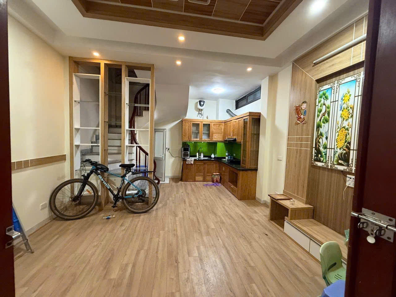 Cho thuê nhà ngõ nguyên căn 93 Giáp Nhị, 5 tầng x 33m2, 3 ngủ, 10 Triệu/tháng
