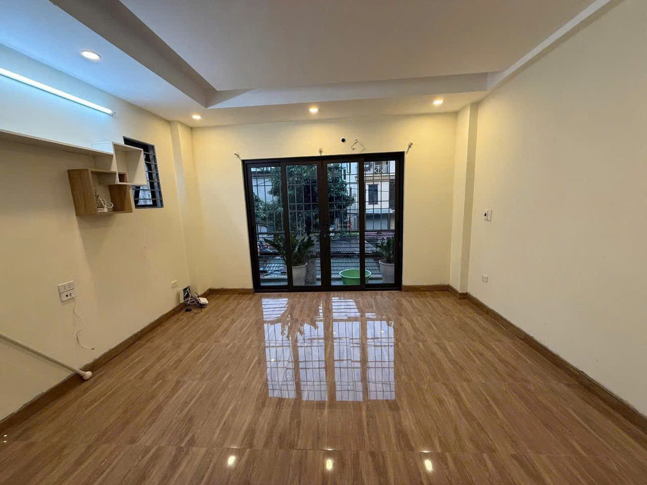 Cho thuê nhà ngõ nguyên căn 93 Giáp Nhị, 5 tầng x 33m2, 3 ngủ, 10 Triệu/tháng