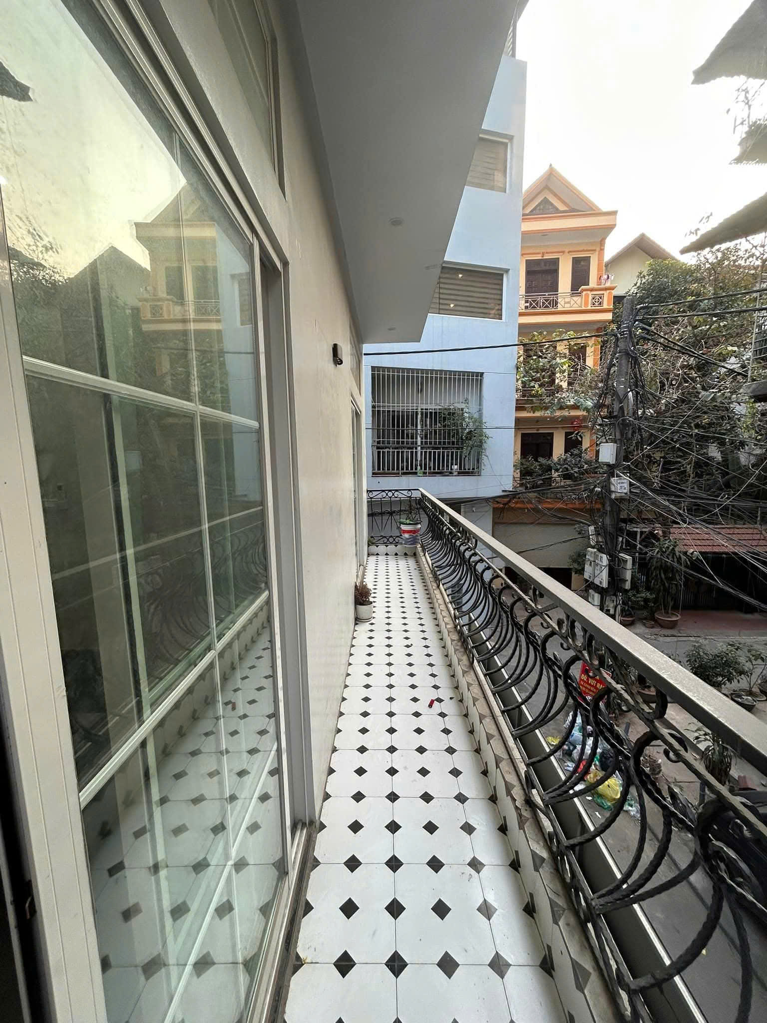 Cho thuê nhà Kim Ngưu, 3 tầng x 40m2, KD Spa, Nail kết hợp ở lại, 18 Triệu
