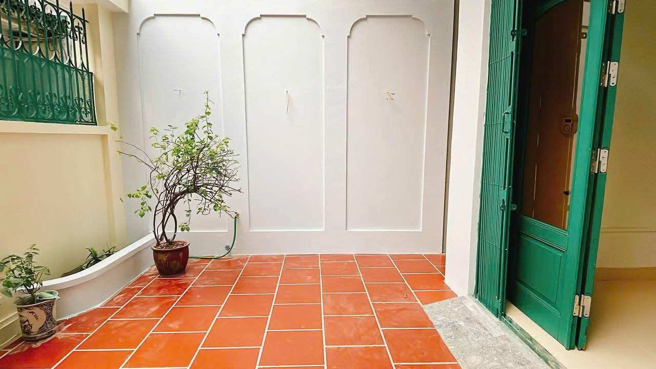 Cho thuê nhà nguyên căn ngõ 52 Lê Trọng Tấn, 80m2 x 4 tầng, 4 ngủ to KD kết hợp ở gđ