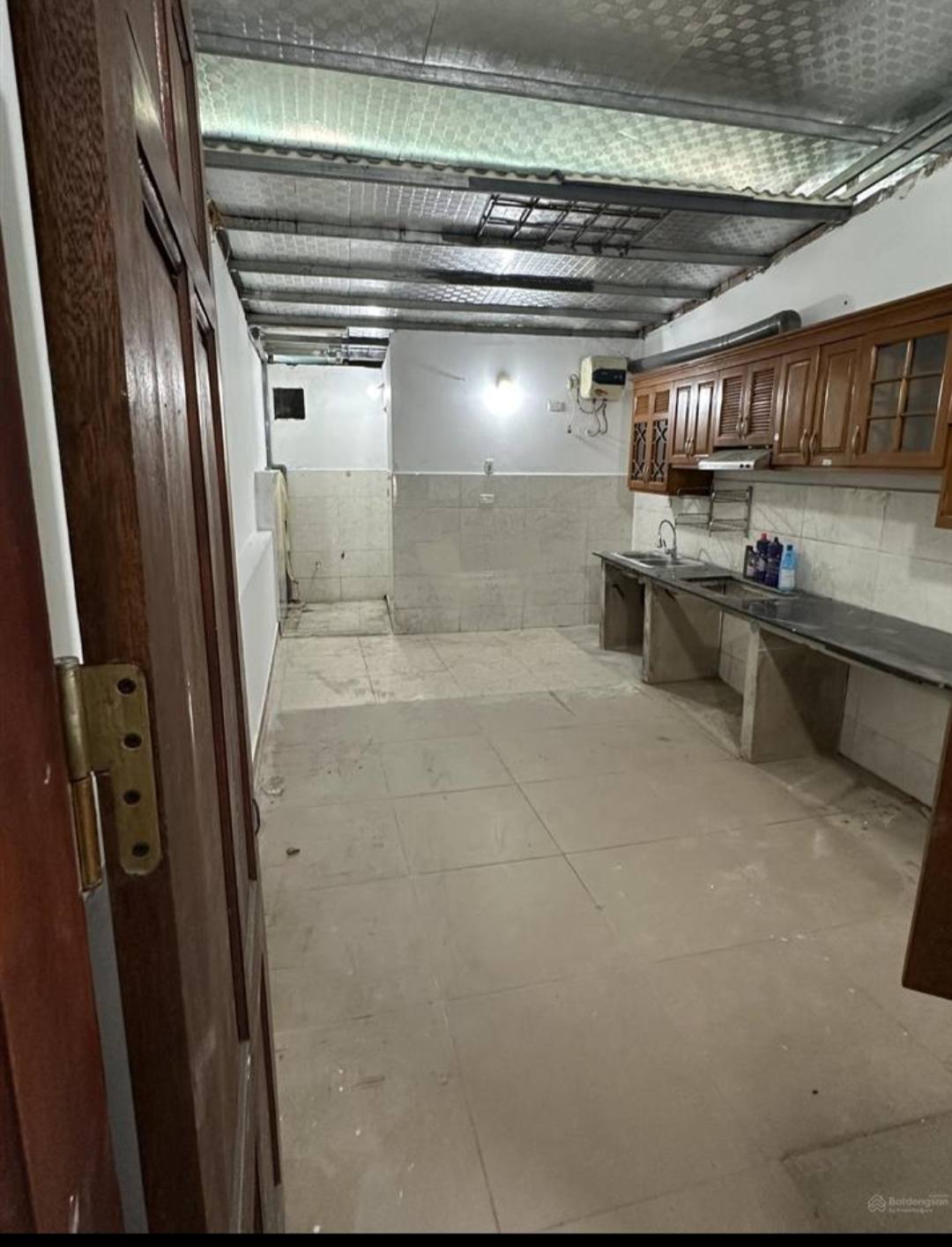 Cho thuê nhà ngõ ô tô 192 Phố Lê Trọng Tấn, 70m2 x 2 tầng, 3 ngủ, 8 Triệu KD, VP, ở